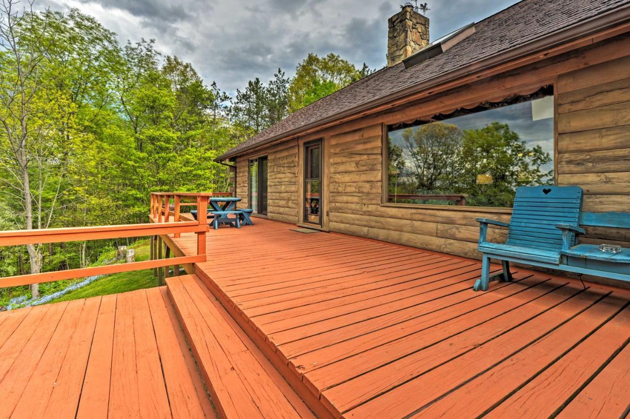Bedford House On 1 Acre With Deck, Views! Exterior foto